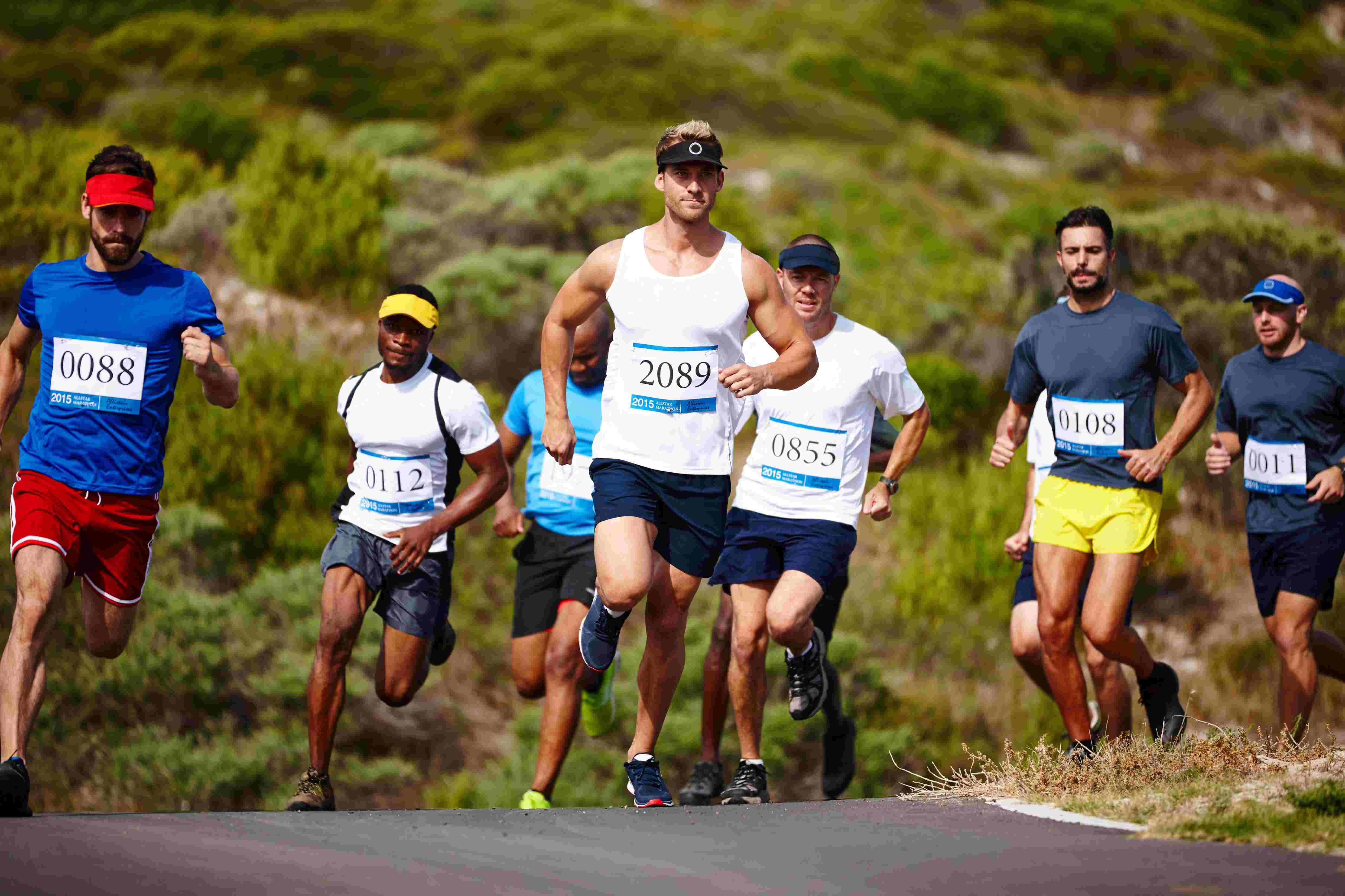 men-run-marathon-along-paved-road-outdoors-2026-01-09-09-37-16-utc men-run-marathon-along-paved-road-outdoors-2026-01-09-09-37-16-utc