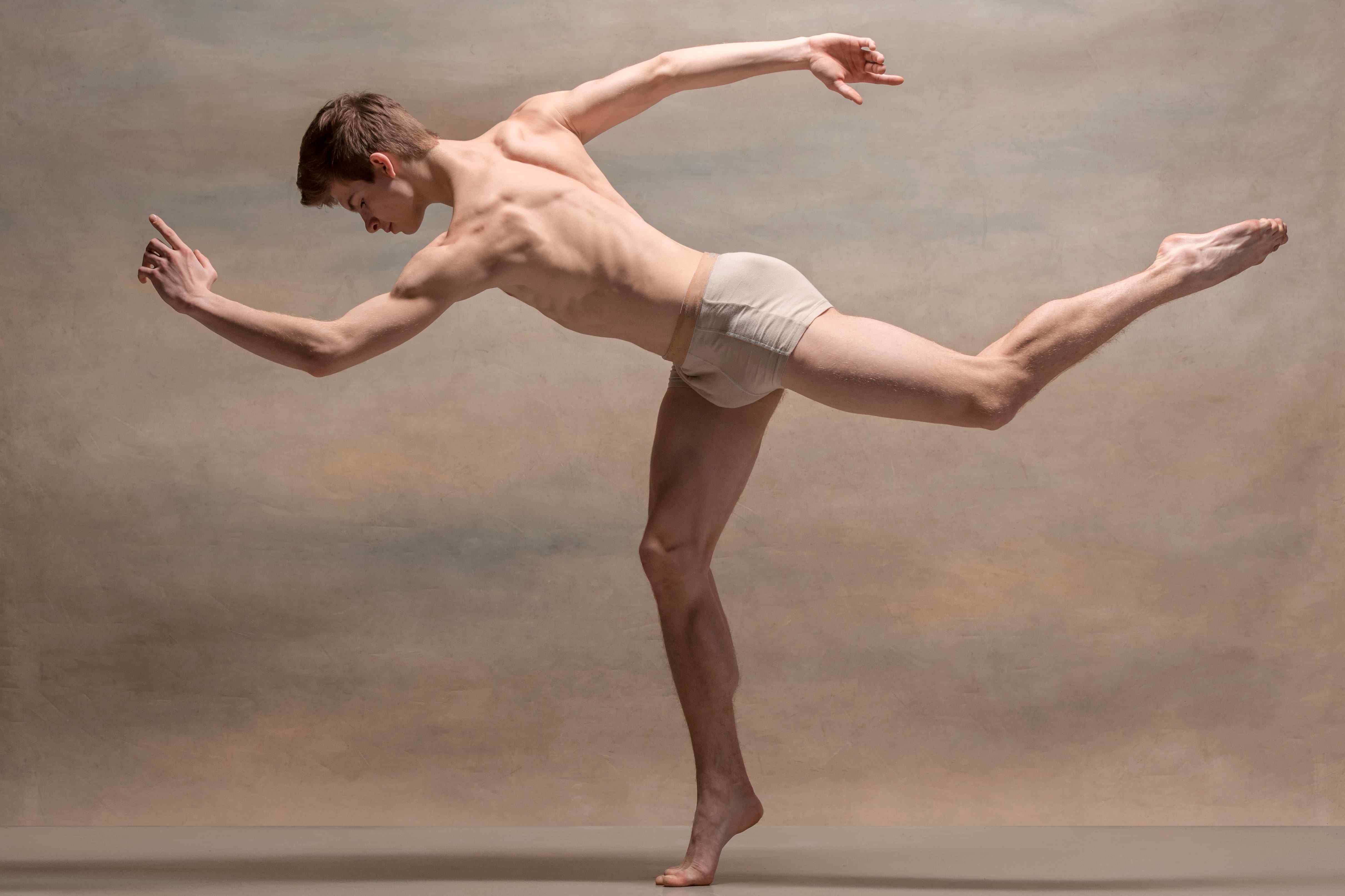 ballet-dancer-performs-elegant-dance-movement-posi-2026-03-09-08-59-26-utc